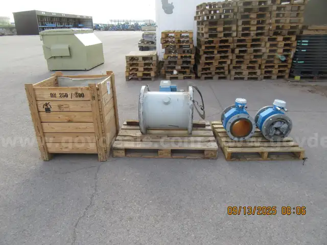Lot of 4 Public Utility Equipment