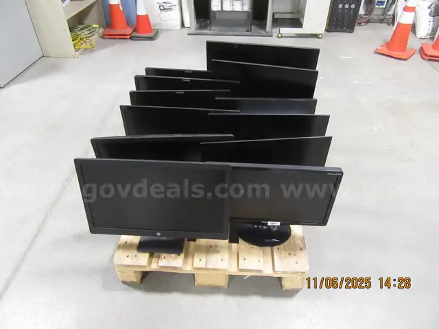 Lot of 12 Various Monitors
