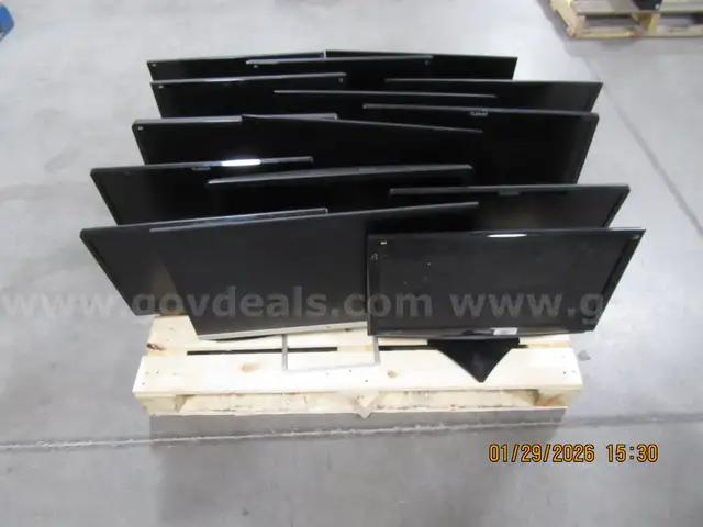Lot of 15 Various Monitors