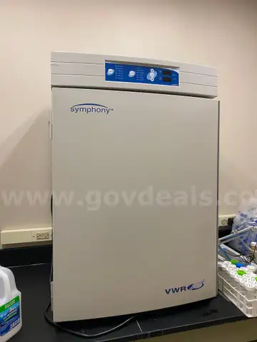 VWR Symphony Water Jacketed CO2 incubator