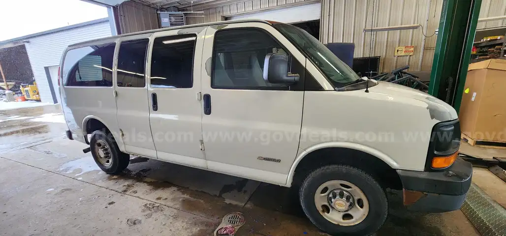2004 Chevrolet Express 2500