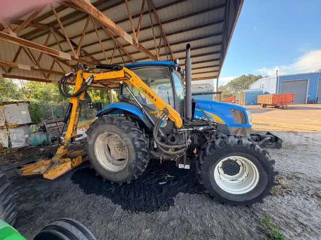 2011 New Holland T6020