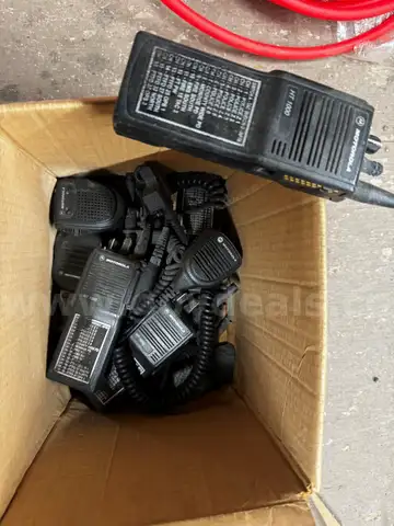 MOTOROLA RADIOS (sold as is)