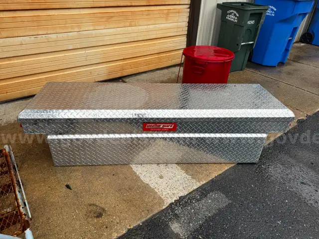 TOOL BOX FOR PICKUP TRUCK BED WEATHERGAURD