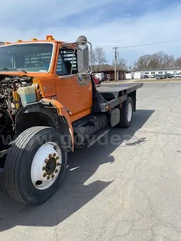 1994 Ford F-700 FLATBED TRUCK