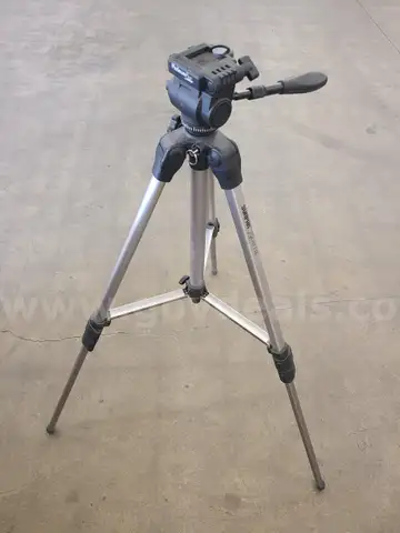 1 Sunpak 7500TM TriPod