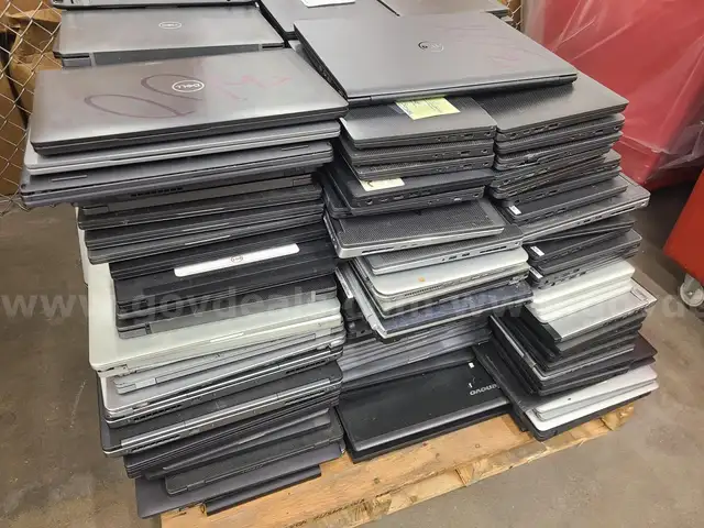 300 Laptops on 1 Pallet