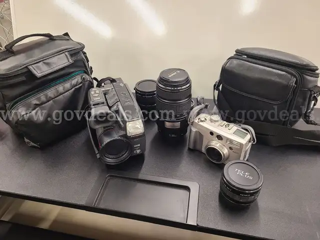 1 Lot of Various Visual Equipment