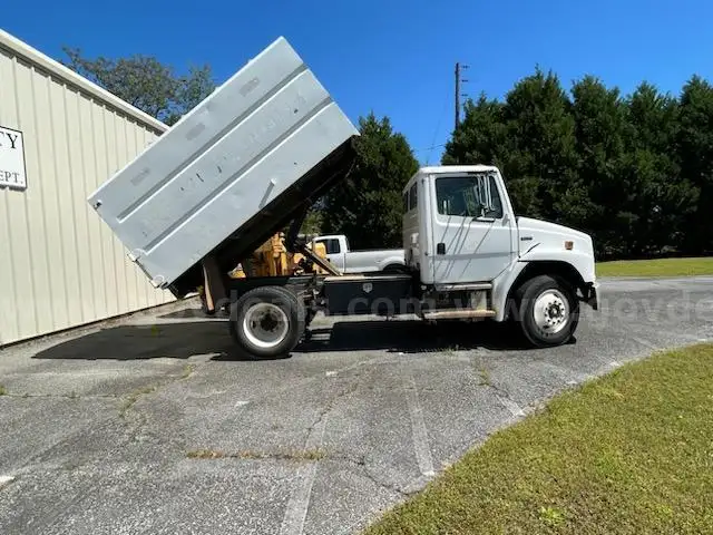 1996 Freightliner FL70