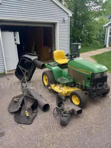 John Deere Riding Lawn Mower
