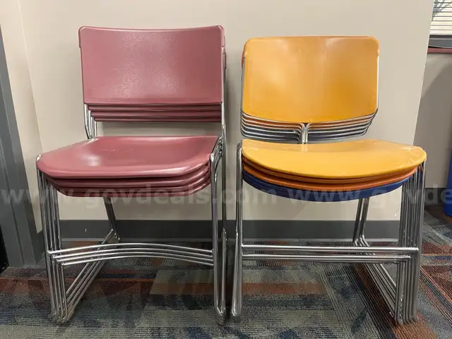 Lot of 10 Chairs