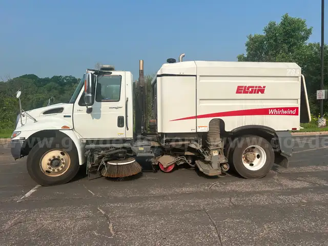 2013 International DuraStar 4300 Whirlwind Sweeper