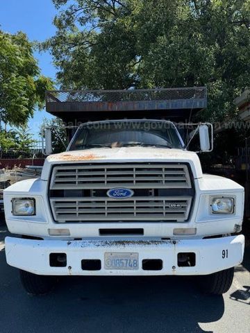 1988 Ford F700 | GovDeals