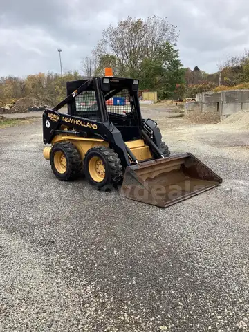 NEW HOLLAND SKID STEER