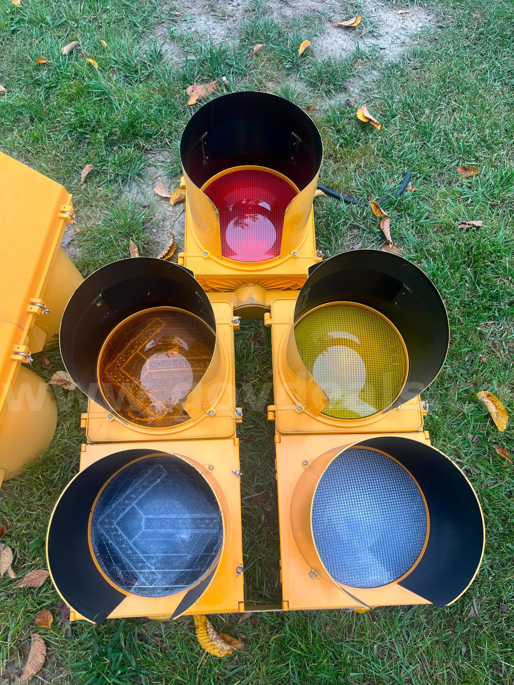 McCain 5 Head Traffic Light / Signal ALL LED | AllSurplus