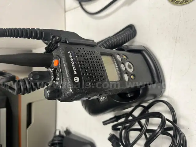 Motorola XTS2500 700mhz - 800mhz Portable Radio