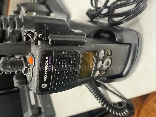 Motorola XTS2500 700mhz - 800mhz Portable Radio