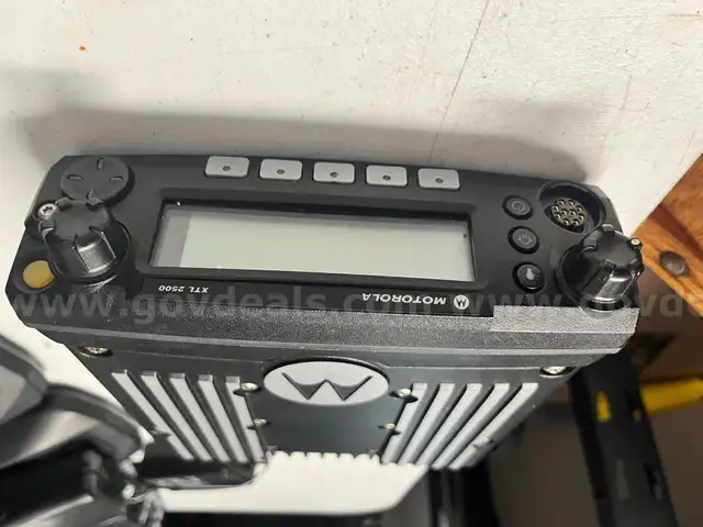 Motorola XTL2500 700mhz - 800mhz Mobile Radio