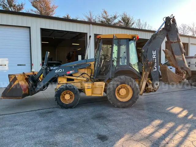 2007 John Deere Backhoe
