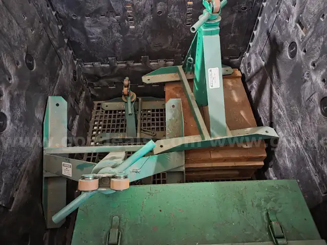 Greenlee 1/2&#x22; - 2&#x22; One-Shot Hydraulic Bender W/ Stands