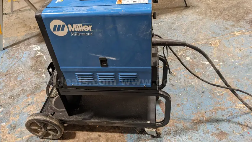 Millermatic Challenger 172 Wire Welder with Cart &#x26; Regulator