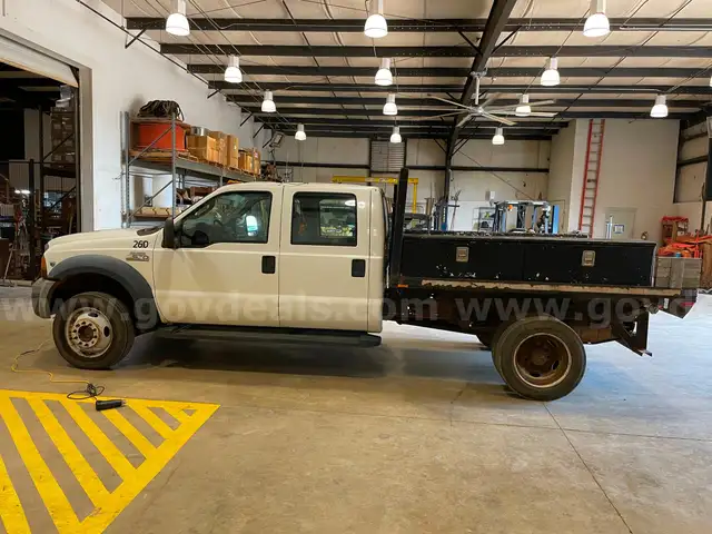 2006 Ford F-550 w/Dump Bed