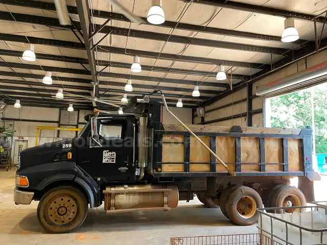 2007 Sterling LT9513 Dump Truck