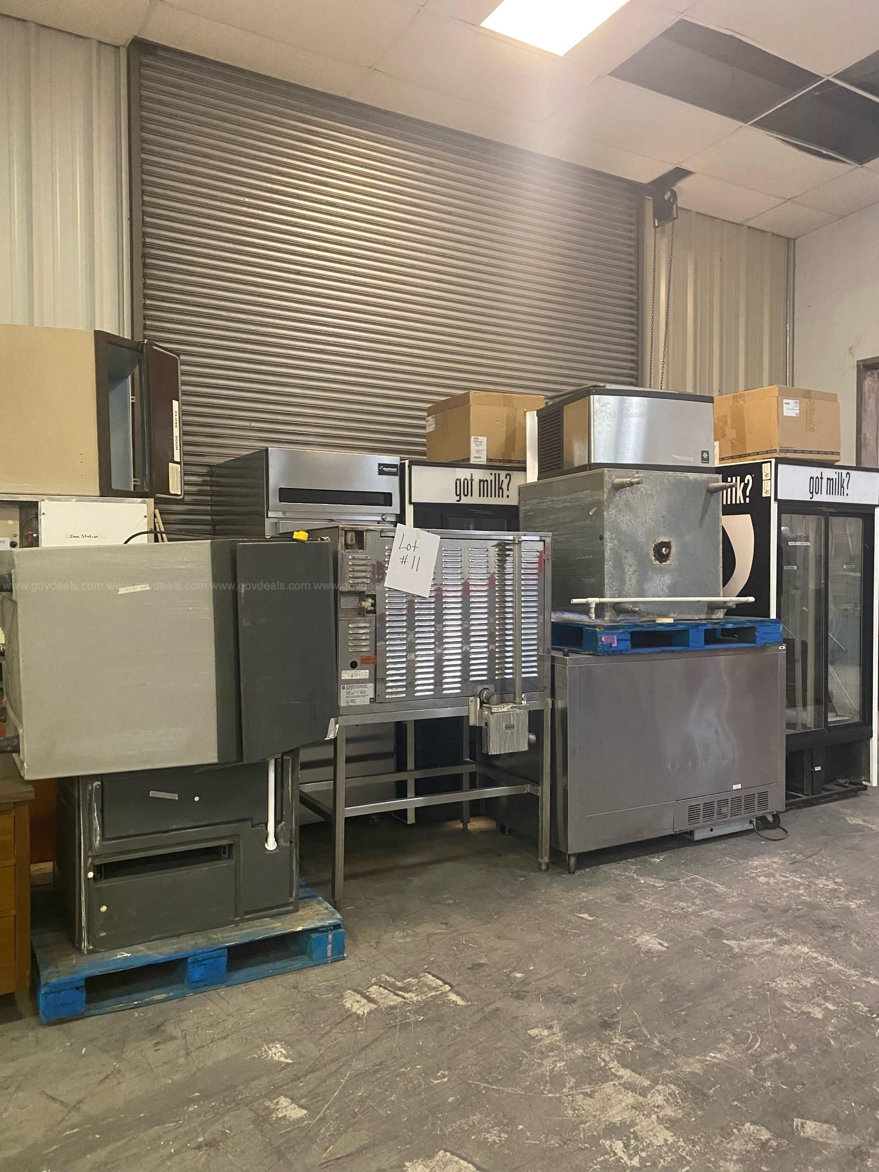 Mixed Lot Of Commercial Kitchen Equipment GovDeals   5222 230 1 