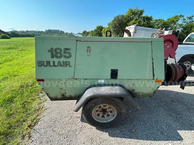 SULLAIR 185 Air Compressor with John Deere Engine