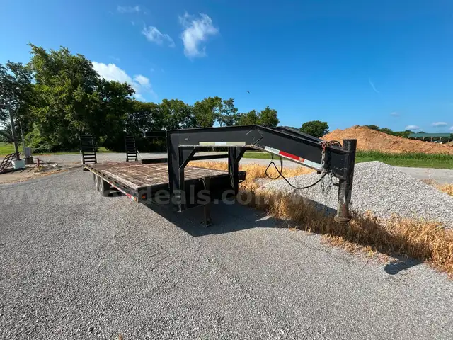 2005 Albright Trailer MFG LLC Flatbed Gooseneck Trailer