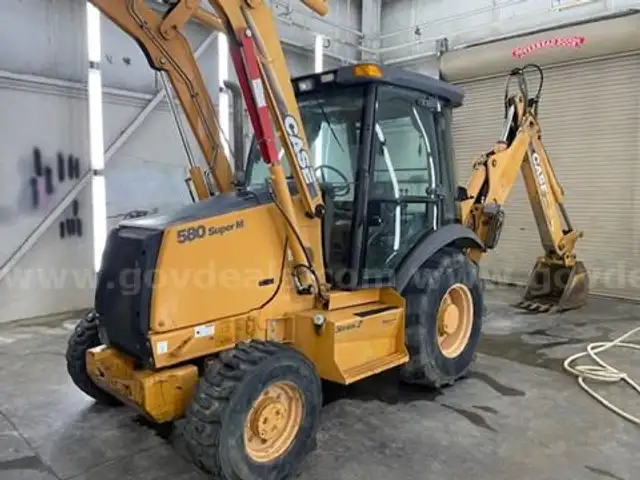 2005 580 SUPER M SERIES 2 CASE WITH EXTENDAHOE