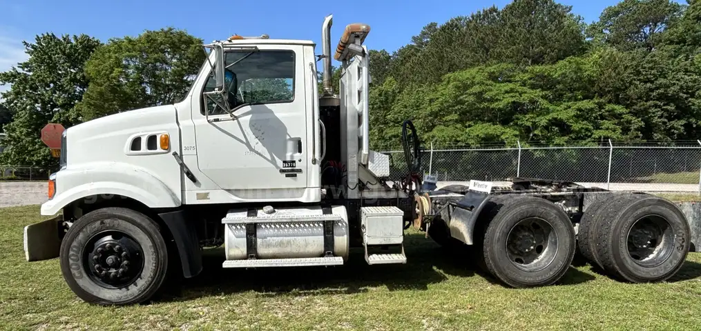 2009 Sterling LT9500 Road Tractor with Wet Line