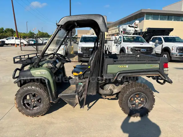 2015 John Deere Gator XUV 4X4 Utility Vehicle