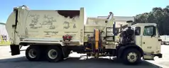 2016 Autocar ACX-64/New Way 31ASL, 31 Yard Automated Side Loader Refuse Truck