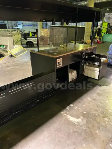 LOT A - 1 Corsair Display Systems - Go Gourmet RG012 Display Unit