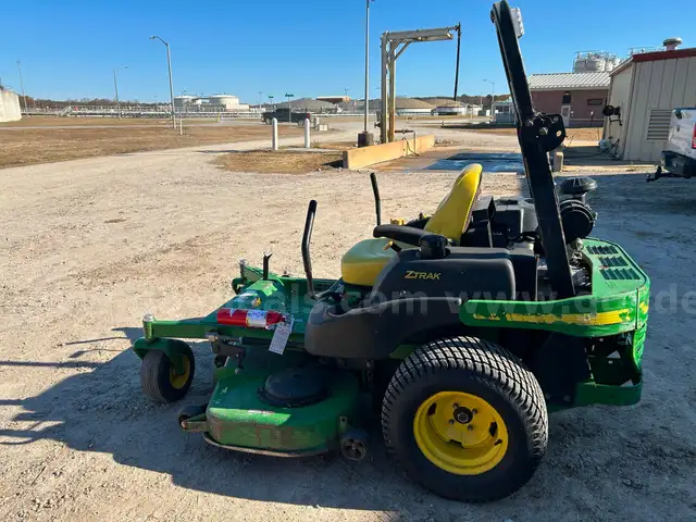 2007 John Deere 777 60” Zero Turn Mower