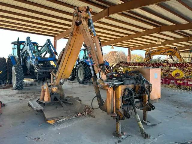 2006 Gregory-Roanoke G195 Side Mower w/60” Deck