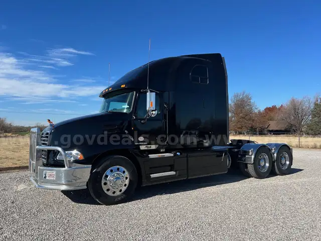 2014 Mack CXU613 Tractor Trailer Truck