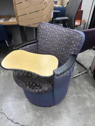 Lot of 6 Chairs