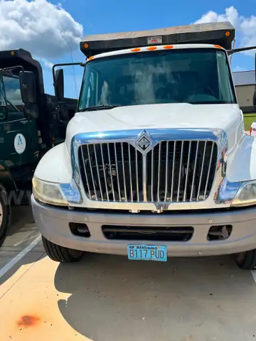 2007 International 4300 DT466