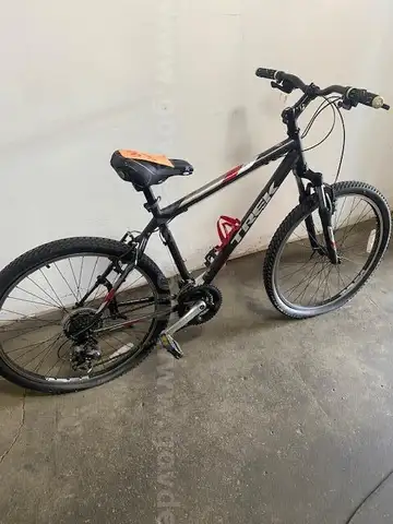 Trek 820 Mtn Bike