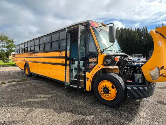 2009 Freightliner B2 Bus Chassis
