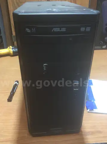 Lot 2 - 10 Custom Desktop Computers