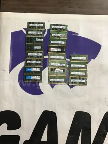 Lot 11 - 20 DDR4 RAM sticks -