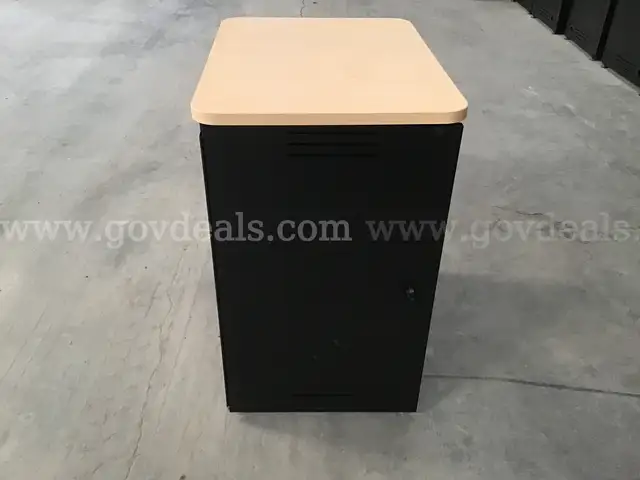 Lot 4 - "4" - IT Cabinets