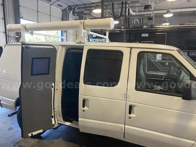 2008 Ford E150 ; Exterior Color: White