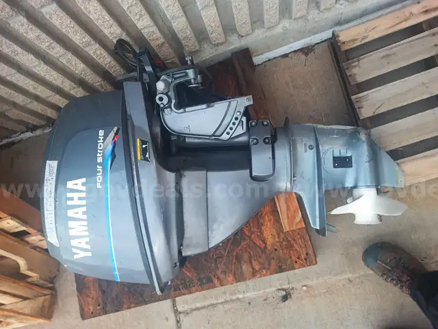 Yamaha 25hp outboard motor used low hours, complete