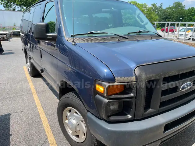 2008 Ford Econoline 15 Passenger Van