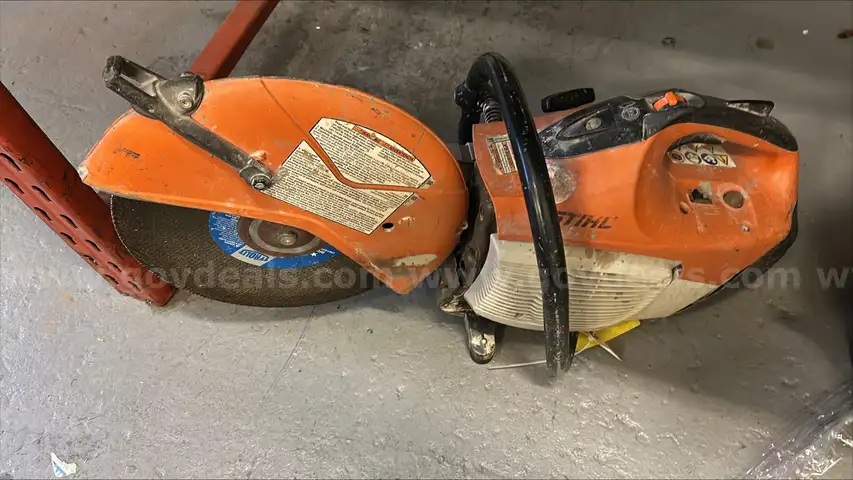 power tools, blower, concrete saw, etc... (lot 9737)