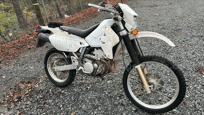 2009 Suzuki DRZ400 Motorcycle   (lot 1156)